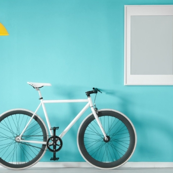 demo-attachment-93-white-bike-in-blue-interior-PMNFYVU